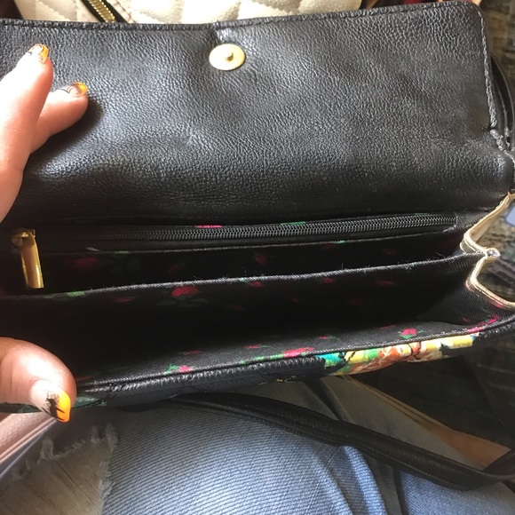Gently used Betsey Johnson crossbody purse - Picture 3 of 4